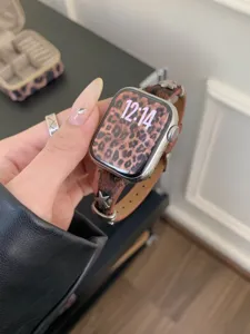 Cinturino per orologio sottile in cavallino leopardato con stella per Apple Watch