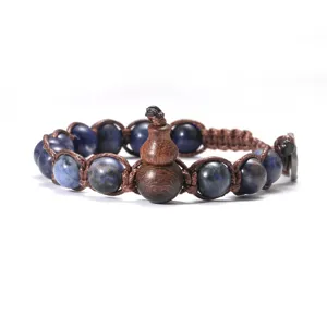 Bracelet de perles artisanal exquis avec des perles en pierre naturelle et un pendentif gourde.