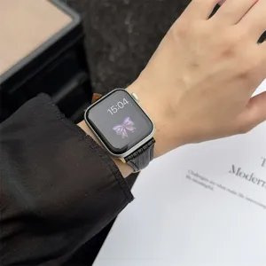 Echtes Leder Uhrenarmband Detail im Krokomuster, kompatibel mit Apple Watch, modisches Zubehör