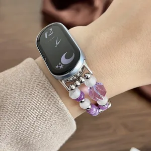 Dettaglio cinturino di ricambio con perle di cristallo per tracker, accessorio elegante.