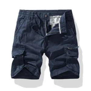 Dettaglio pantaloncini cargo casual elasticizzati da uomo, multi-tasche, vita elastica.