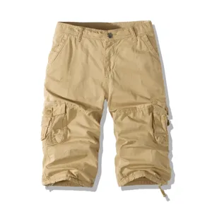 Men's casual cargo shorts 3/4 length solid color outdoor sportswear detail view