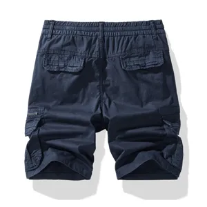 Pantaloni corti cargo da uomo blu scuro con tasche multiple, vita elastica casual.