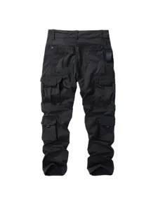 Pantaloni cargo neri da uomo casual con tasche multiple per uso quotidiano autunnale