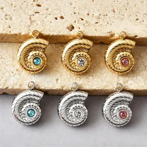 Pendentifs coquillage nautile en acier inoxydable avec strass colorés pour bijoux DIY détail.