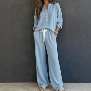 Completo casual in maglia waffle top a maniche lunghe con scollo a V e pantaloni larghi