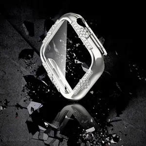 Nahaufnahme einer luxuriösen galvanisierten Diamant Apple Watch Schutzhülle mit integriertem Glas.