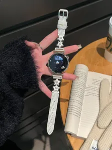 Bracelet de montre de rechange avec charms perles étoiles compatible Apple Watch SE 9 10