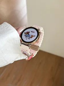 Bracelet de montre en nylon tissé avec de jolis charms et texture tressée pour appareils.