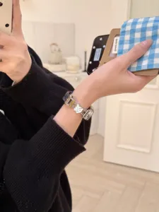 Weißes Denim Leder Uhrenarmband passend für Huawei GT Xiaomi Redmi Smartwatch Ersatz.