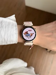 Bracelet de montre de rechange en nylon tressé compatible montres connectées et élégant.