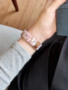 Stilvolles Harz Uhrenarmband kompatibel mit Huawei Uhr, rosa Marmor Glieder Ersatzarmband Damen.