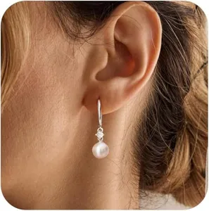 French style elegant pearl dangle earrings for women, simple and versatile minimalist jewelry.