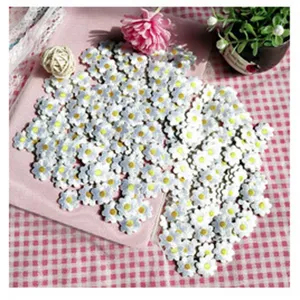Patchwork marguerites blanches brodées, accessoires de vêtements DIY, appliqués décoratifs.