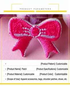 Vue detaillee du motif de noeud brode rose, ideal pour la decoration et reparation de vetements.