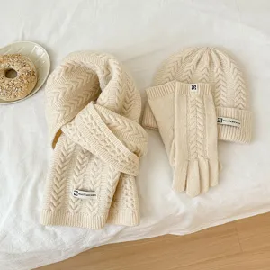 Set sciarpa berretto guanti maglia trecce inverno beige caldo accogliente lavorato