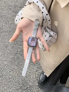 Koreaanse polkadot gebreide horlogeband compatibel met Apple Watch, zacht en elegant.