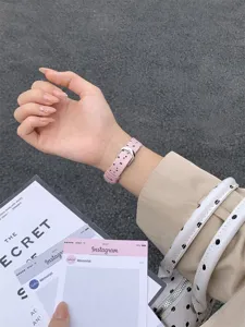 Roze gebreide horlogeband met stipjes compatibel met Apple Watch, zachte vervangende band.