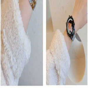 Primo piano del cinturino di ricambio in metallo elegante, perfetto per smart watch.