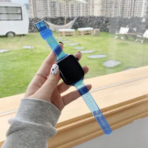 Vista dettagliata del cinturino per orologio ghiacciaio blu trasparente, Apple Watch.