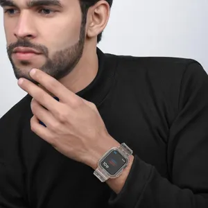 Dettaglio cinturino e custodia protettiva smartwatch trasparente, accessorio ghiacciaio.