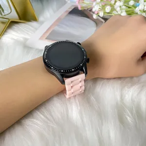 Bracelet de montre en résine rose compatible avec montre connectée, accessoire quotidien.