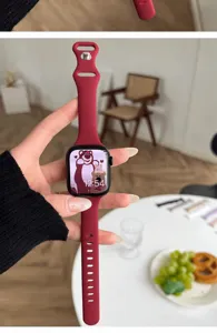 Bracelet de montre fin en silicone pour montre connectée, design rouge mignon et tendance.