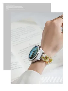 Grün und weißes Harzketten Uhrenarmband Detail, stilvolles Accessoire für Smartwatch.