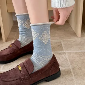 Chaussettes mi-hautes bleues rétro à fleurs avec revers, chaussettes douces en coton pour femmes.