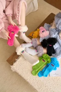 Chaussettes douillettes en molleton de corail pour femmes, jolies chaussettes épaisses et chaudes.