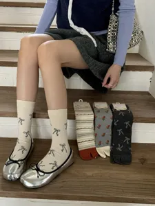 Frühling Herbst Damen Split-Toe Socken Retro Schleife Druck Mittelsocke für Tabi Schuhe