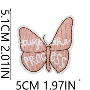 Patch brodé papillon avec design de citation inspirant pour la décoration de vêtement