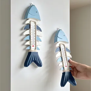 Decorazione murale termometro a lisca di pesce in legno blu e bianco stile mediterraneo.