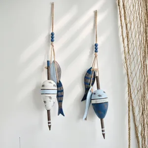 Suspension murale flotteur de pêche en bois méditerranéen, décoration d'intérieur rustique.