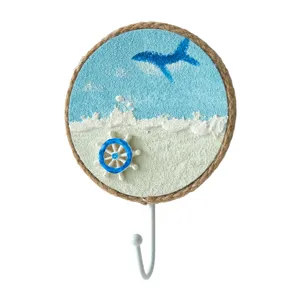 Gancho de pared estilo mediterraneo con textura arena fina decoracion de playa
