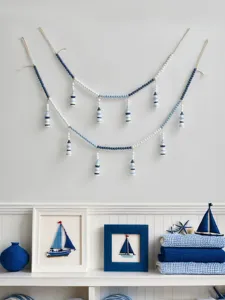 Ghirlanda di perline di legno stile mediterraneo con ciondoli faro, decorazione.