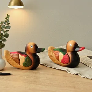 Mediterranean Retro Wooden Mandarin Duck Ornaments Handmade Painted Duck Statue Home Decor Tabletop Furnishing