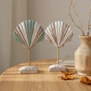 Decorazione da tavolo con conchiglia in legno stile mediterraneo, soprammobile rustico.