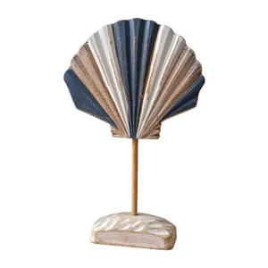 Decorazione di conchiglia in legno in stile mediterraneo per display da tavolo domestico.