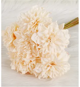 Bouquet de dahlias artificiels fleurs artificielles vue détaillée pour décoration mariage maison.