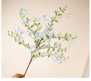 Kunstmatige jasmijn bloemtak nepplant voor huisdecoratie interieur styling detailweergave