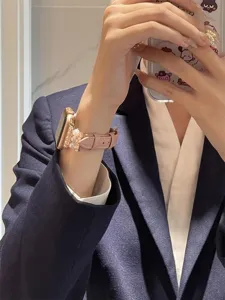 Bracelet Apple Watch en Cuir Rose avec Perles et Strass Élégant pour Montre Connectée