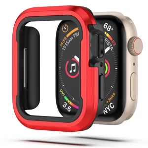 Vista detallada de la funda protectora roja para reloj inteligente, recortes precisos y ajuste.
