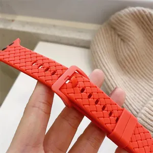 Silikongeflecht Uhrenarmband Detailansicht, weiches oranges Sportersatzband für Smartwatch.