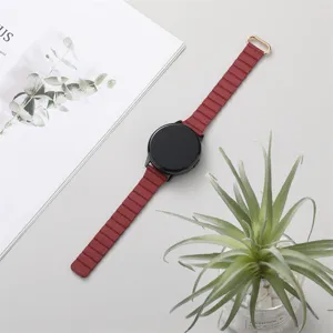Gedetailleerd overzicht van de donkerrode magnetische smartwatch-horlogeband, stijlvol.