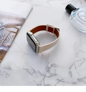 Cinturino per orologio in pelle di alta qualità compatibile con Apple Watch, elegante beige.