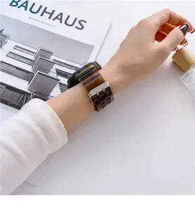 Transparant bruin siliconen horlogebandje detailopname geschikt voor smartwatches