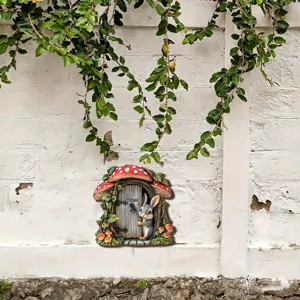 Vue détaillée de la porte de maison champignon fée en résine avec lapin et panneau bienvenue.