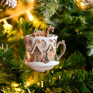 Kerstboom hangende hanger peperkoekenhuis koffiekop gevormd decoratief ornament