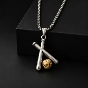 Collier pendentif batte de baseball en acier inoxydable, bijou sport bicolore homme, vue détail.